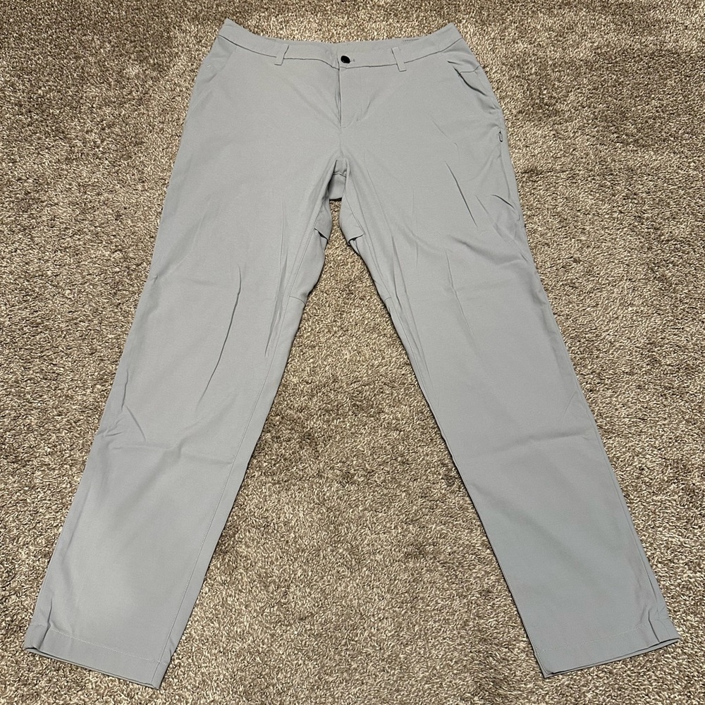 Lululemon Stretch Nylon Classic-Tapered Golf Pant Rhino Grey Size 34”x32”